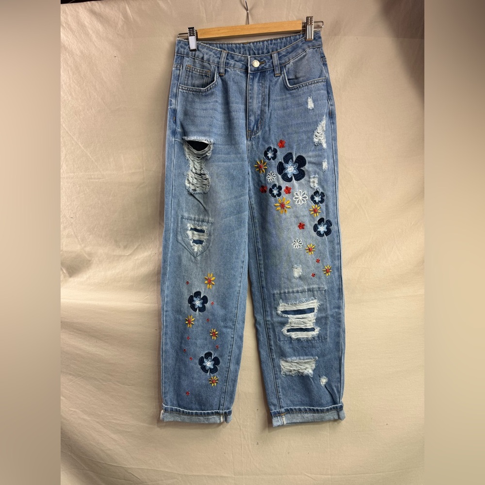 LAST ONE 🔥 Distressed Embroidered High Waist Mom Ankle Jeans Blue - Picture 5 of 9